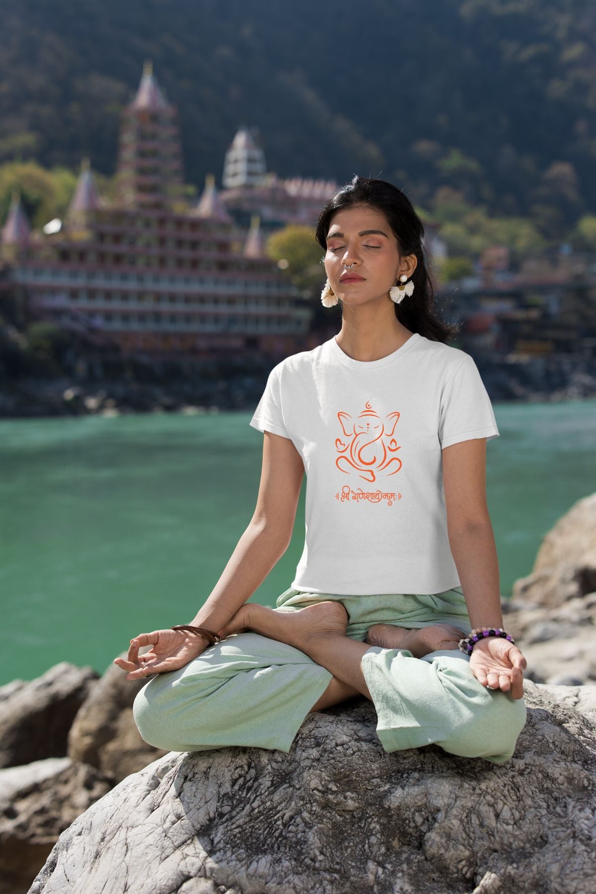 Om Ganeshaye Namah Ganeshji Text Unisex T-Shirt